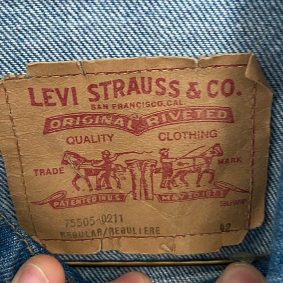 Vintage 70s-80s Levi’s NO POCKETS Blue Denim Jacket - LARGE - Picture 4 of 4
